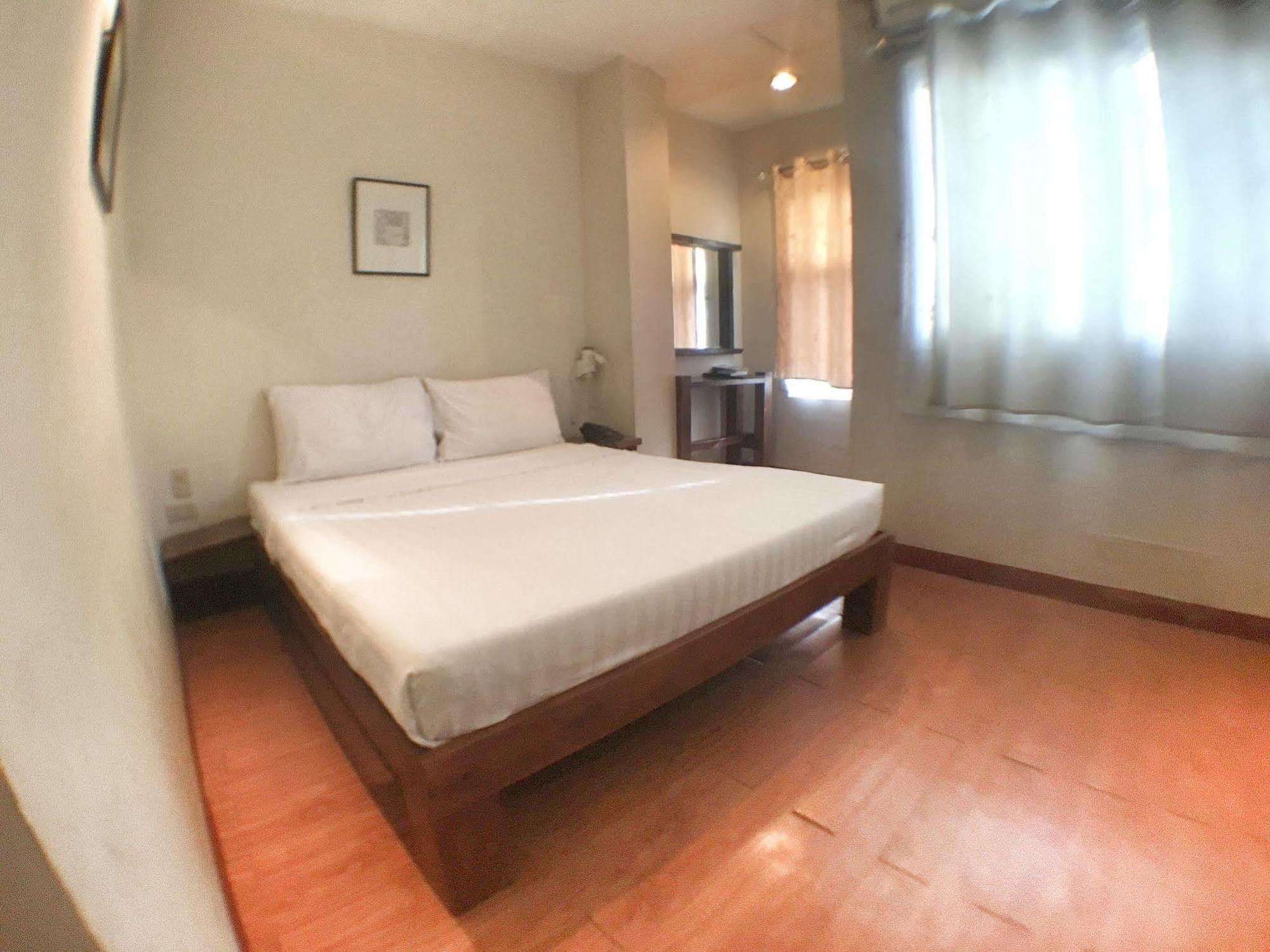 Ilocos Rosewell Hotel Exterior photo