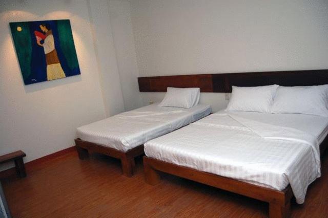 Ilocos Rosewell Hotel Room photo