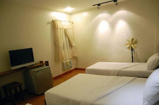 Ilocos Rosewell Hotel Room photo